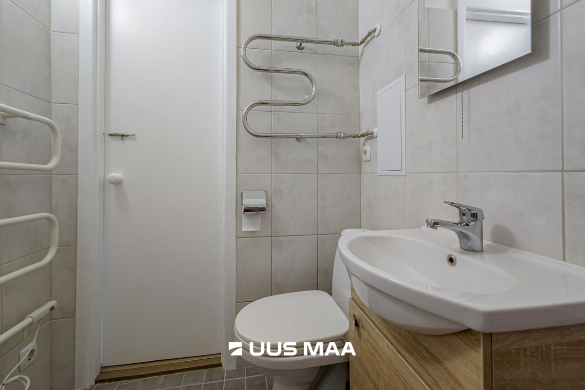 Viljandi linn, Paalalinn, Valuoja puiestee 13a