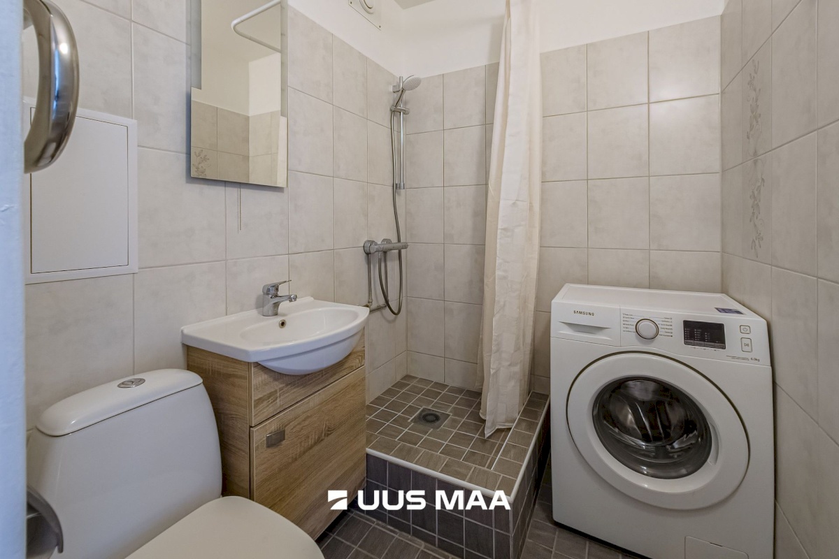 Viljandi linn, Paalalinn, Valuoja puiestee 13a