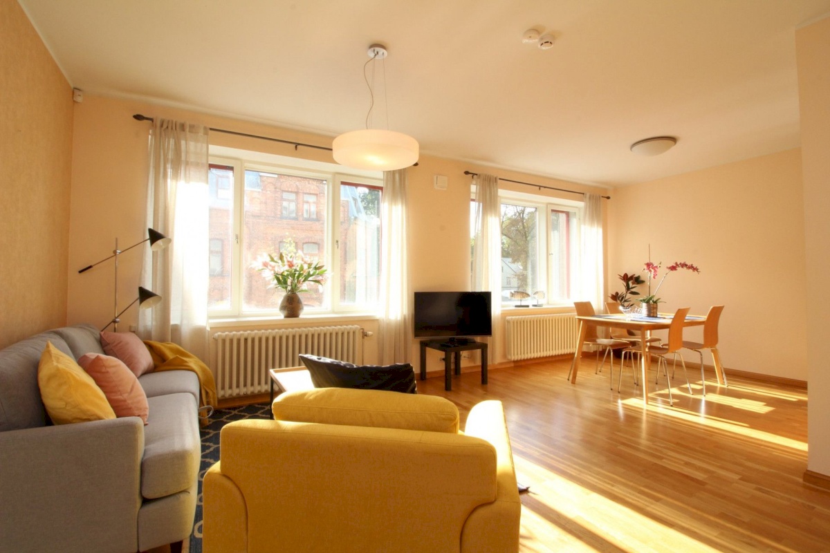 Tallinn, Kesklinna linnaosa, Südalinn, Pärnu mnt 27