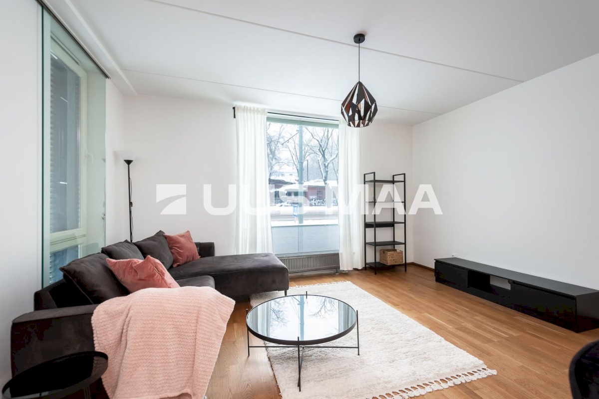 Tallinn, Kesklinna linnaosa, Kadriorg, Liivaoja 2/1