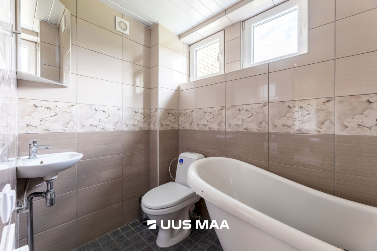 Kadrina vald, Neeruti küla, Allee