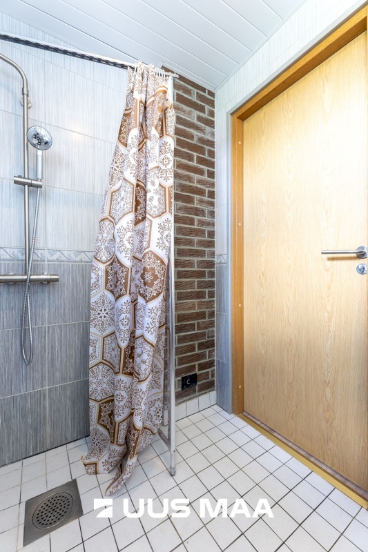 Kadrina vald, Neeruti küla, Allee