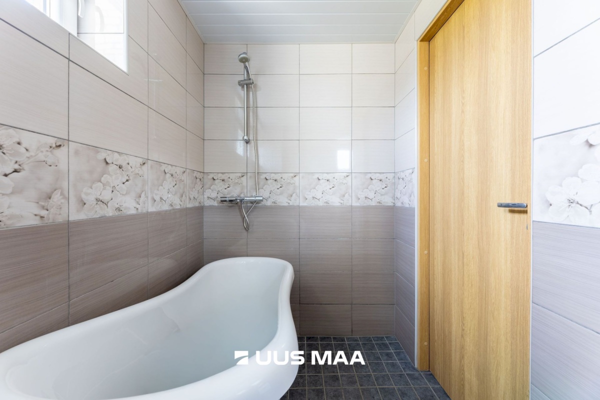 Kadrina vald, Neeruti küla, Allee