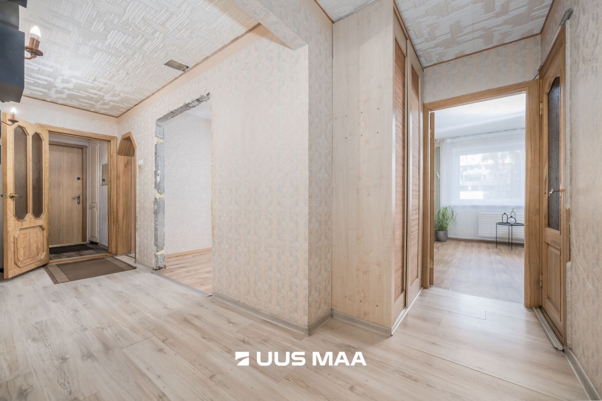 Tallinn, Haabersti linnaosa, Väike-Õismäe, Õismäe tee 84
