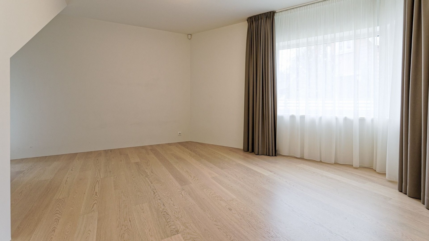 Tallinn, Kesklinna linnaosa, Kadriorg, J. Poska 35