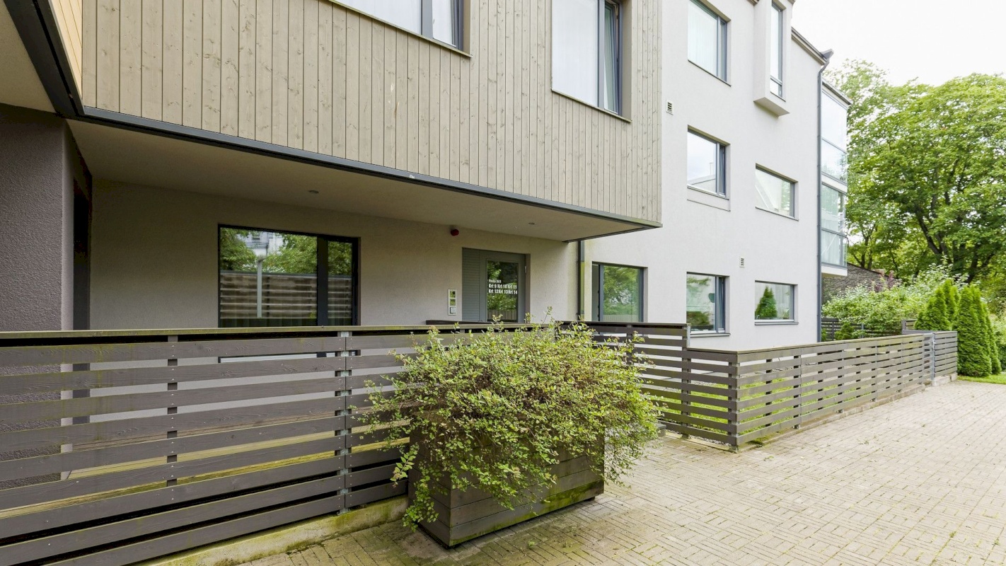 Tallinn, Kesklinna linnaosa, Kadriorg, J. Poska 35