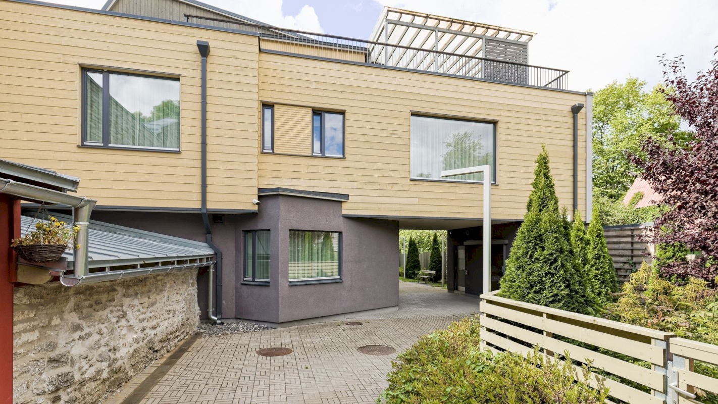 Tallinn, Kesklinna linnaosa, Kadriorg, J. Poska 35