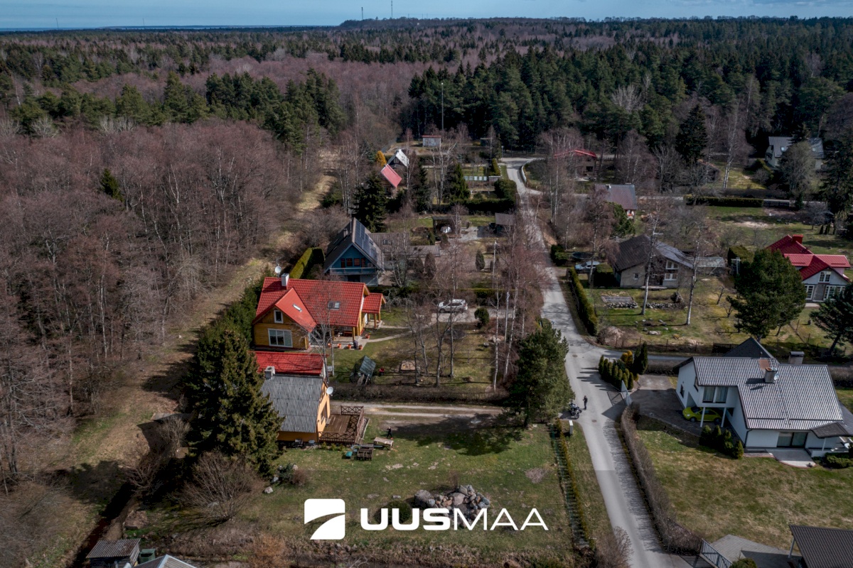 Harku vald, Vääna-Jõesuu küla, Almare tee 18