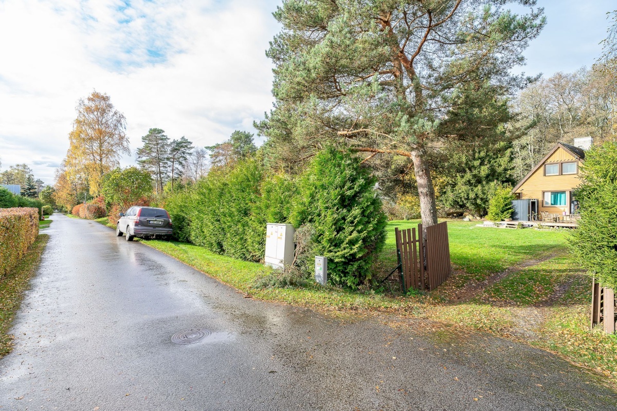 Harku vald, Vääna-Jõesuu küla, Almare tee 18