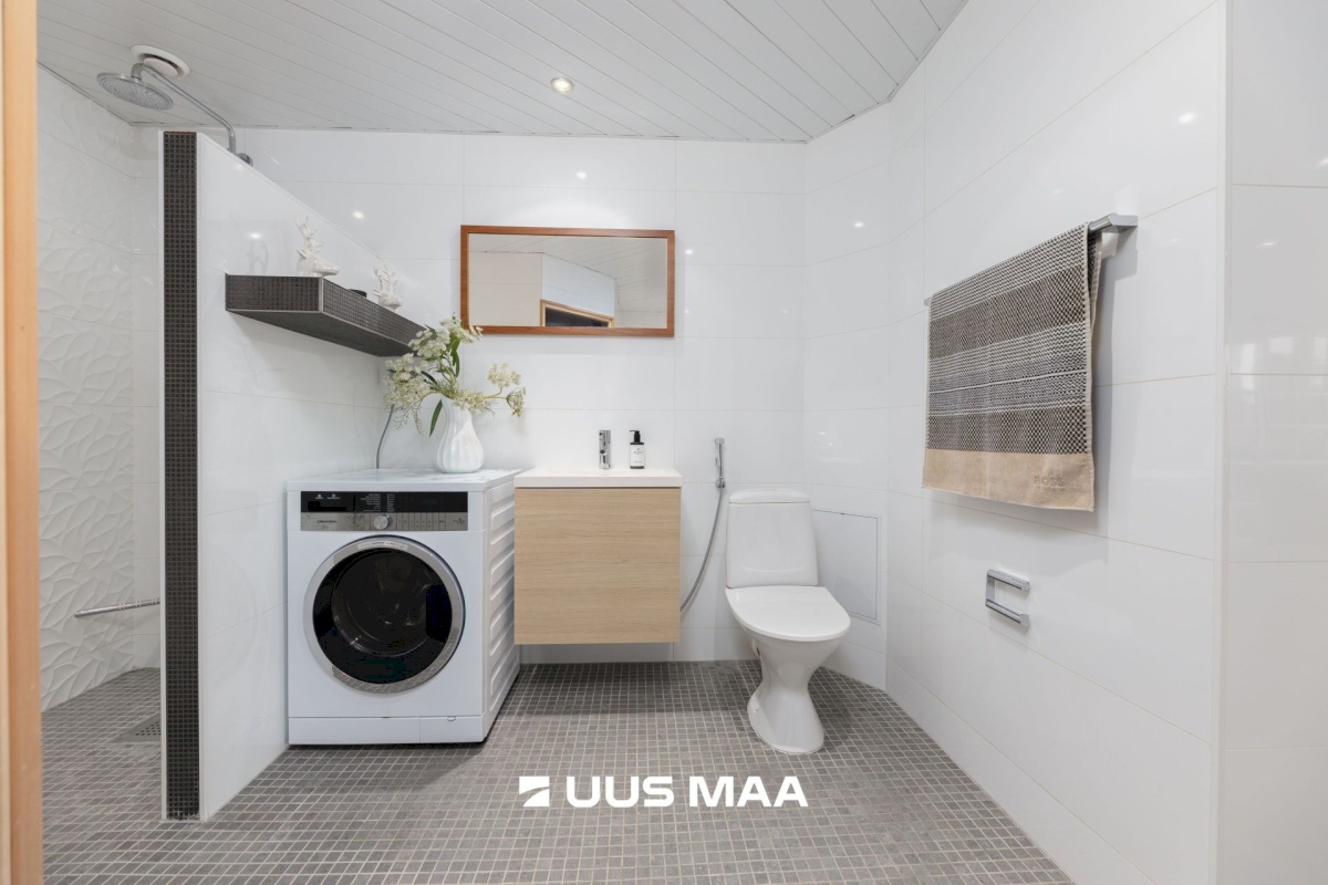 Tallinn, Kesklinna linnaosa, Sadama, Nafta 6