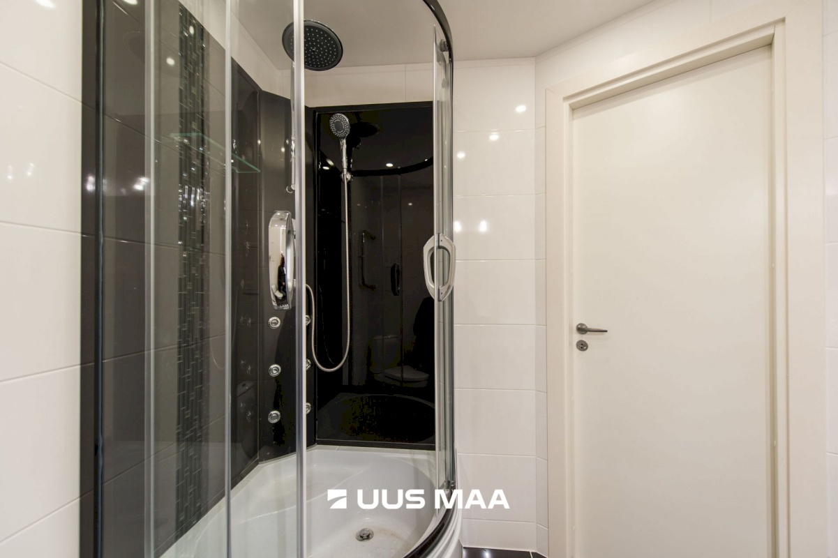 Tallinn, Põhja-Tallinna linnaosa, Madala 11
