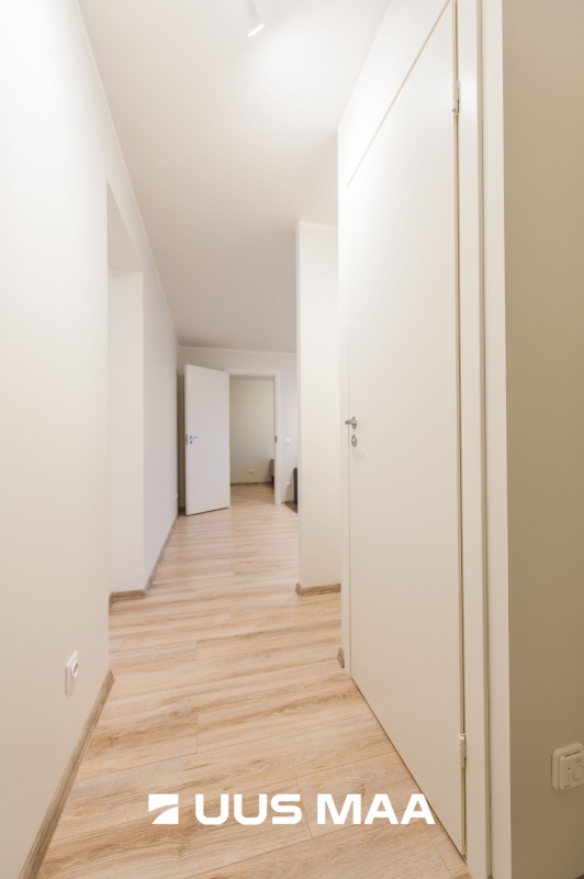 Tallinn, Põhja-Tallinna linnaosa, Madala 8