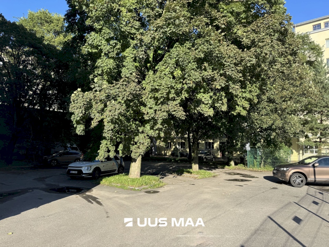 Tallinn, Kesklinna linnaosa, Südalinn, Estonia pst 1