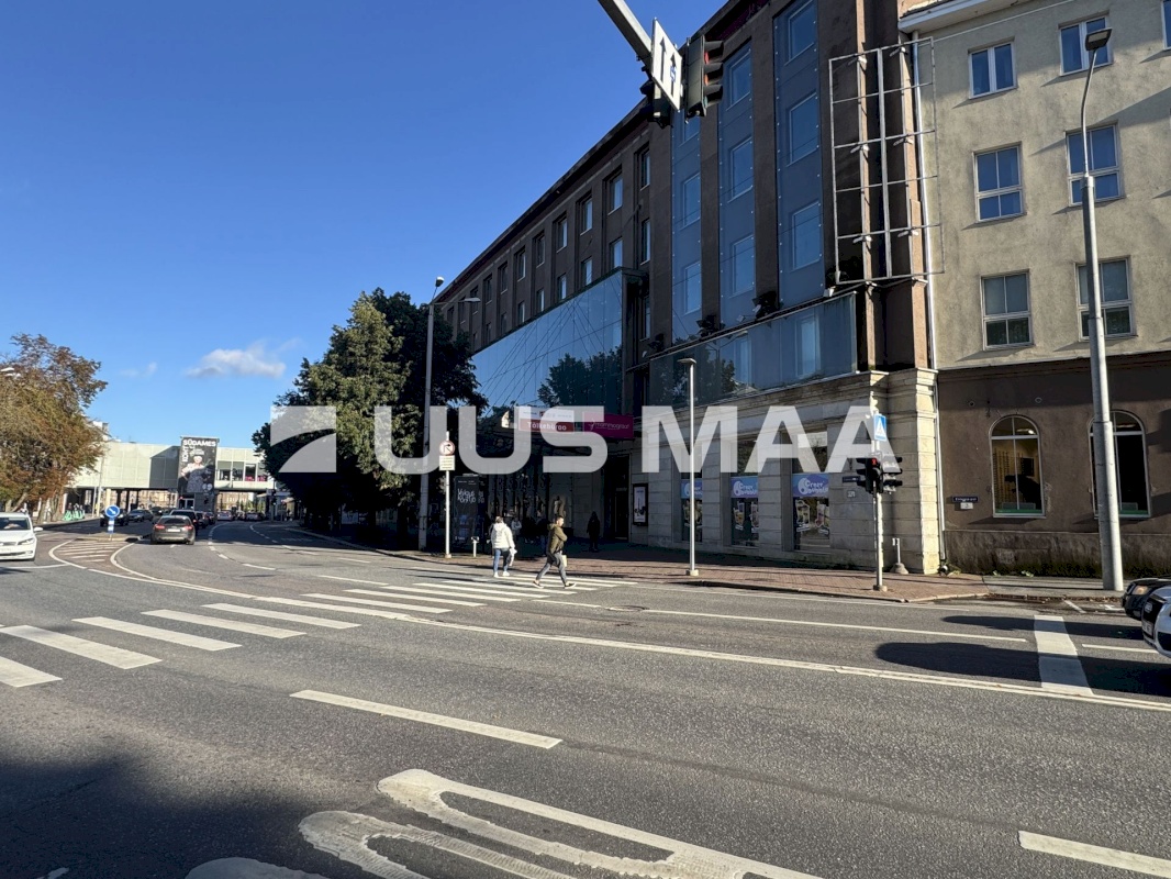 Tallinn, Kesklinna linnaosa, Südalinn, Estonia pst 1