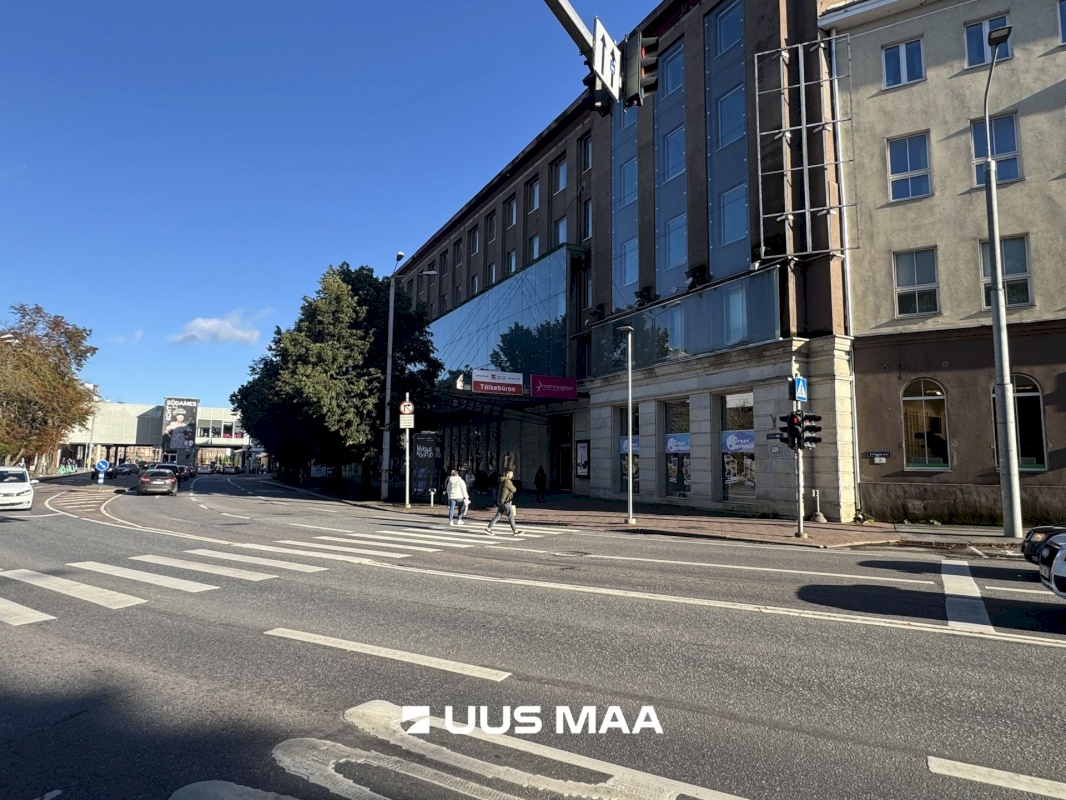 Tallinn, Kesklinna linnaosa, Südalinn, Estonia pst 1
