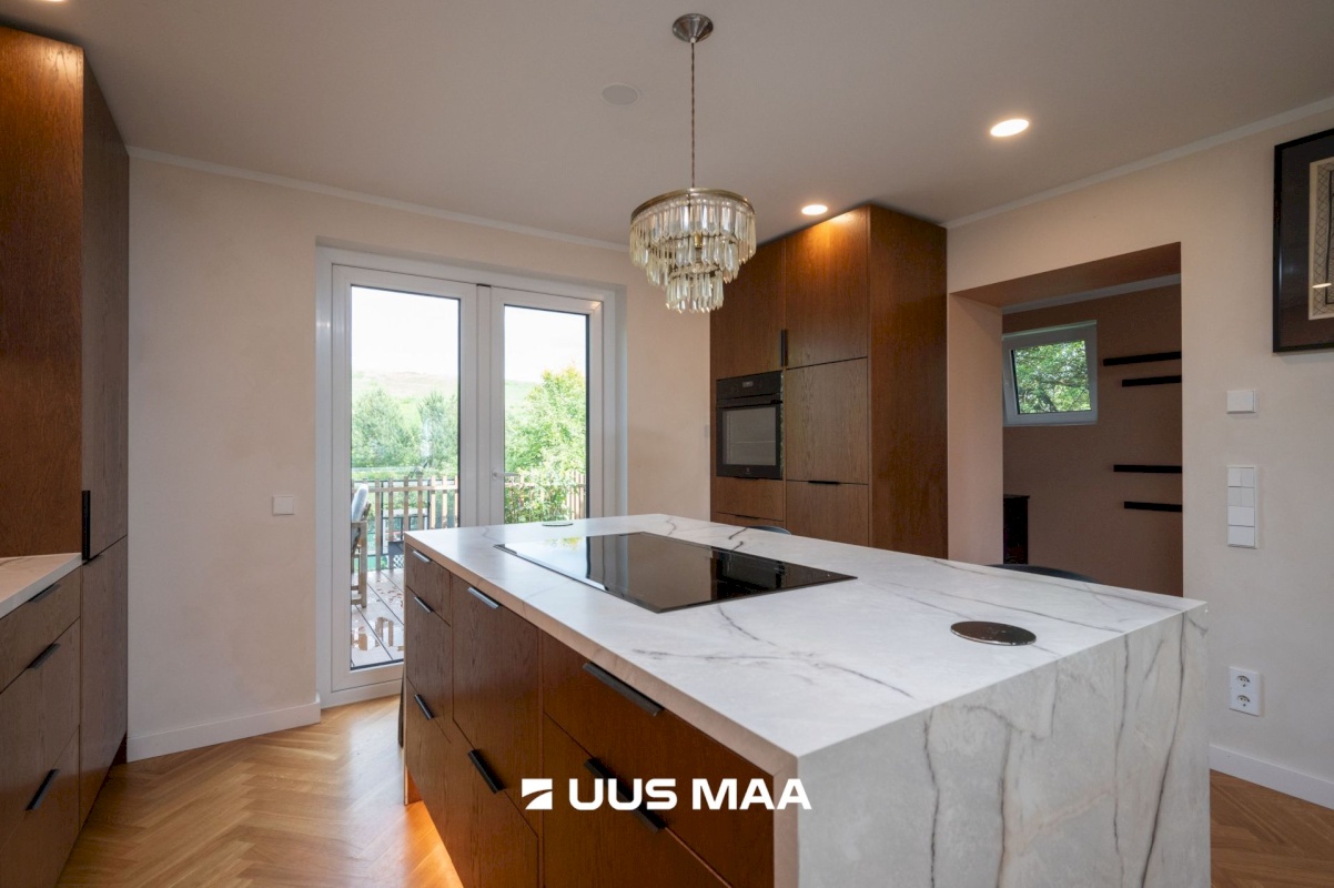 Tallinn, Põhja-Tallinna linnaosa, Neeme 10