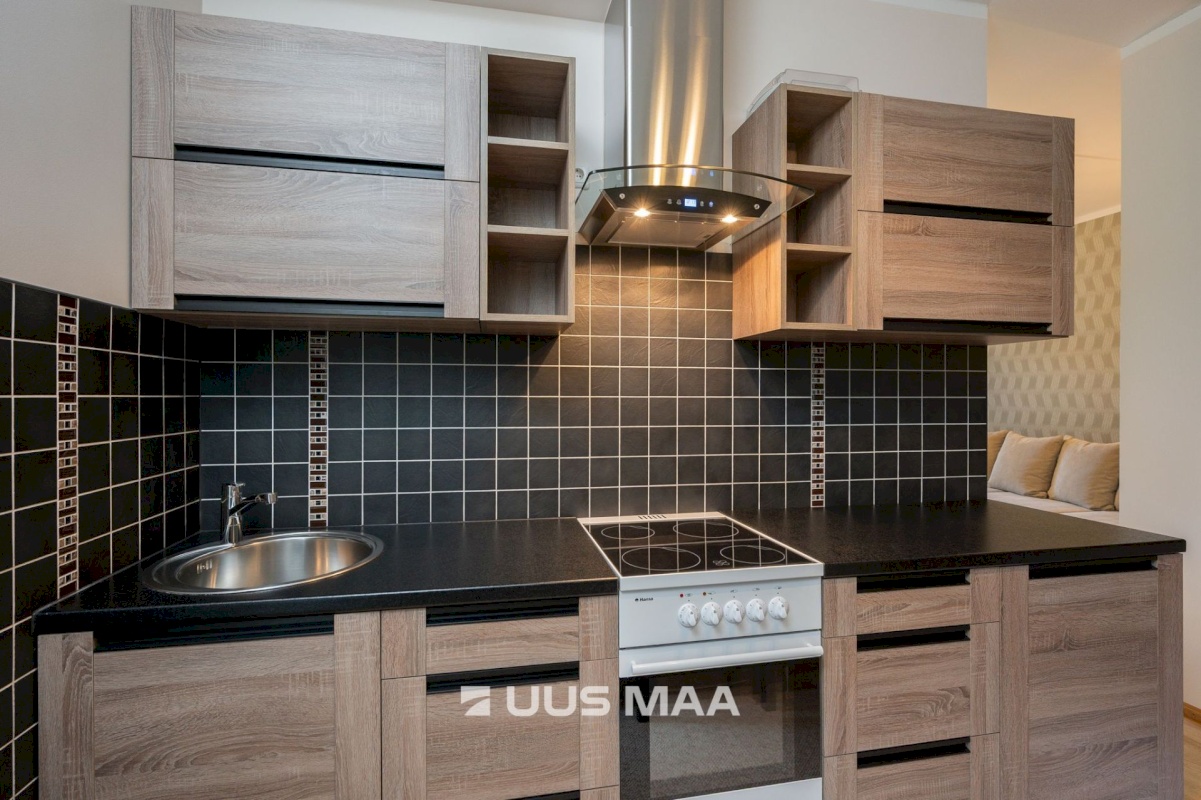 Kambja vald, Ülenurme alevik, Tartu mnt 1