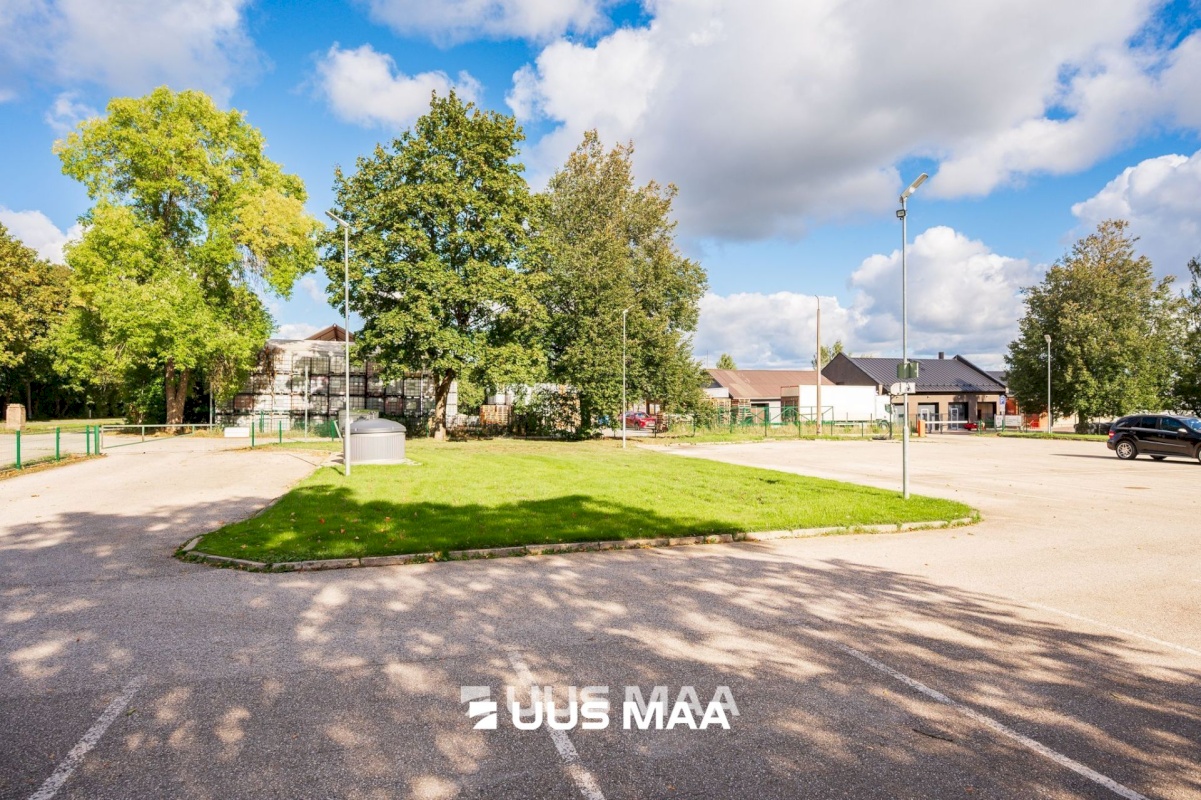 Kambja vald, Ülenurme alevik, Tartu mnt 1