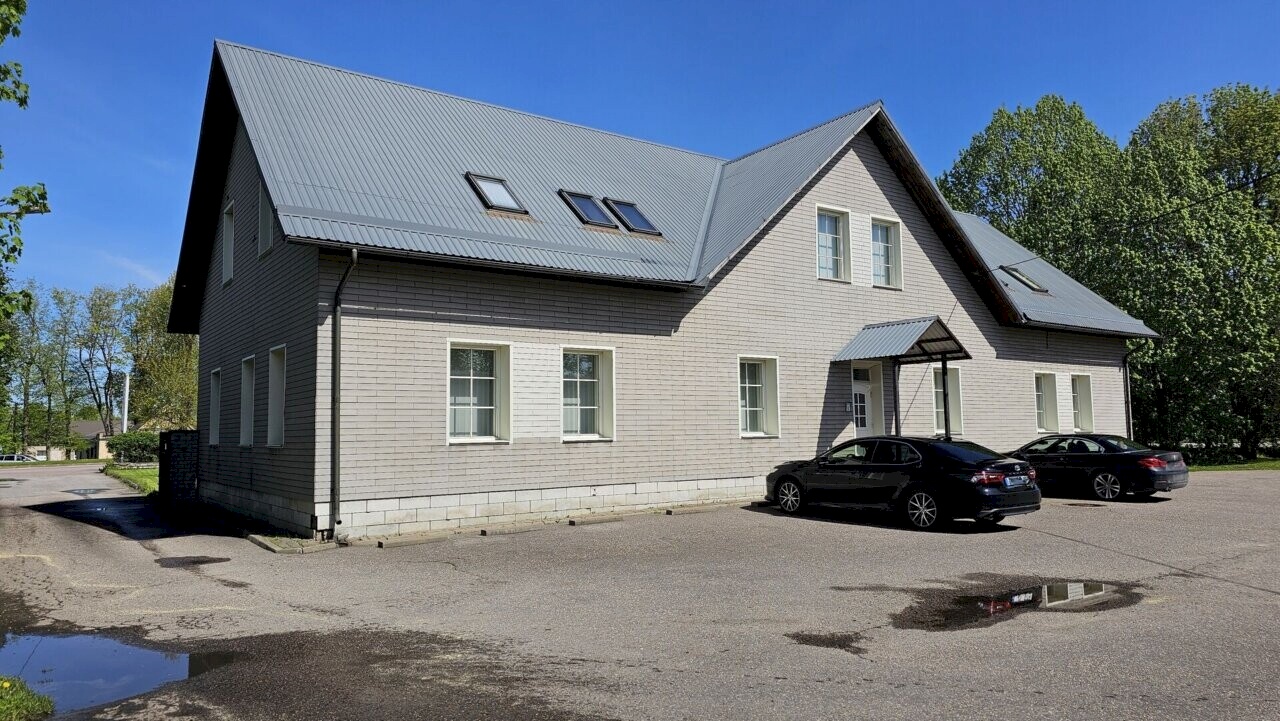 Kohtla-Järve linn, Järve linnaosa, Järveküla tee 66, 66a