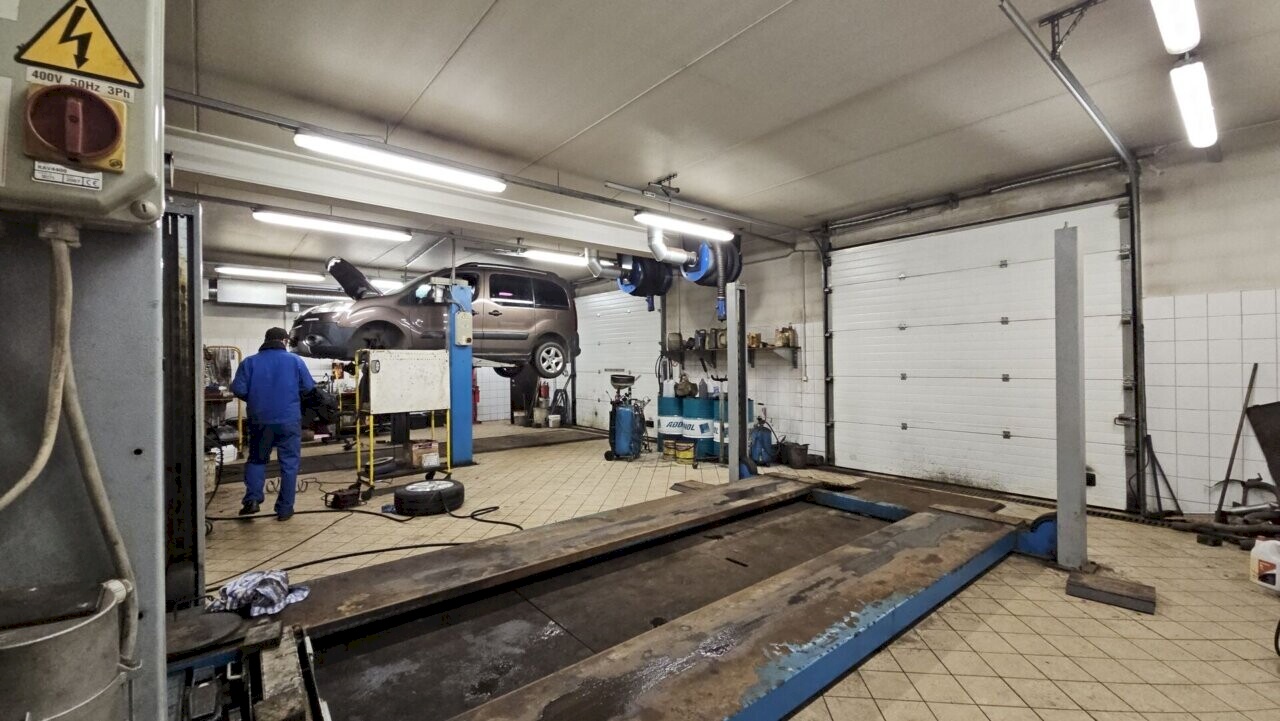 Kohtla-Järve linn, Järve linnaosa, Järveküla tee 66, 66a