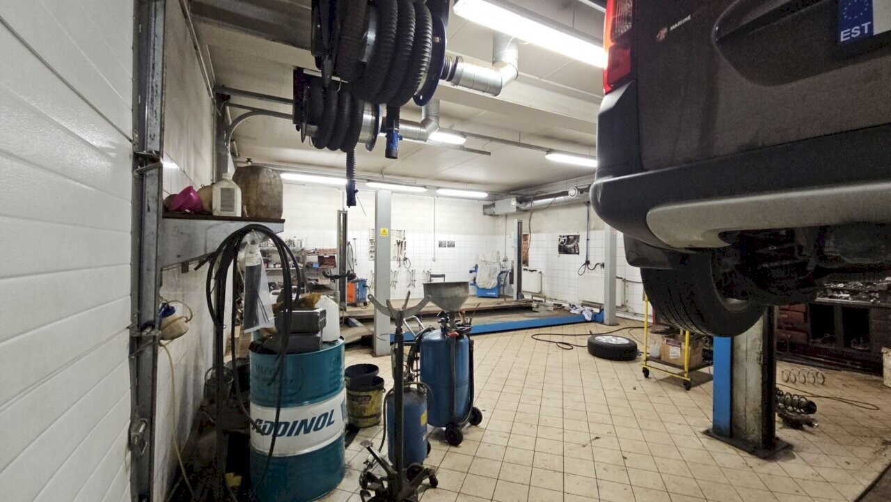 Kohtla-Järve linn, Järve linnaosa, Järveküla tee 66, 66a