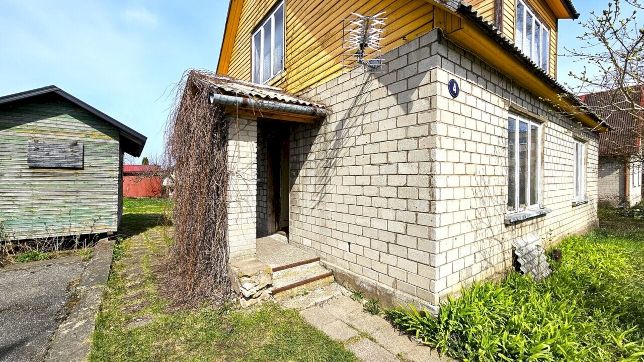 Kohtla-Järve linn, Järve linnaosa, Karja põik 4