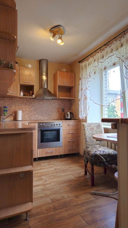 Kohtla-Järve linn, Järve linnaosa, Kalevi tn 16