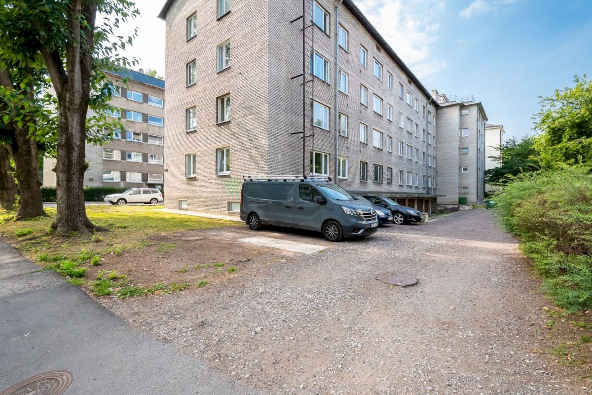 Tallinn, Kesklinna linnaosa, Kadriorg, Tina 16