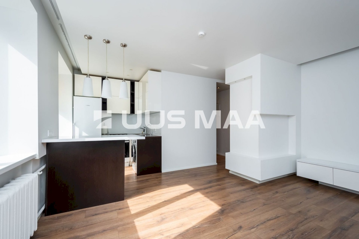 Tallinn, Kesklinna linnaosa, Kadriorg, Tina 16