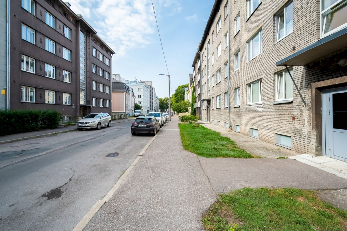 Tallinn, Kesklinna linnaosa, Kadriorg, Tina 16