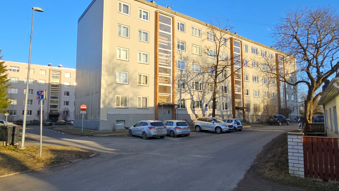 Jõhvi vald, Jõhvi linn, Narva mnt 31