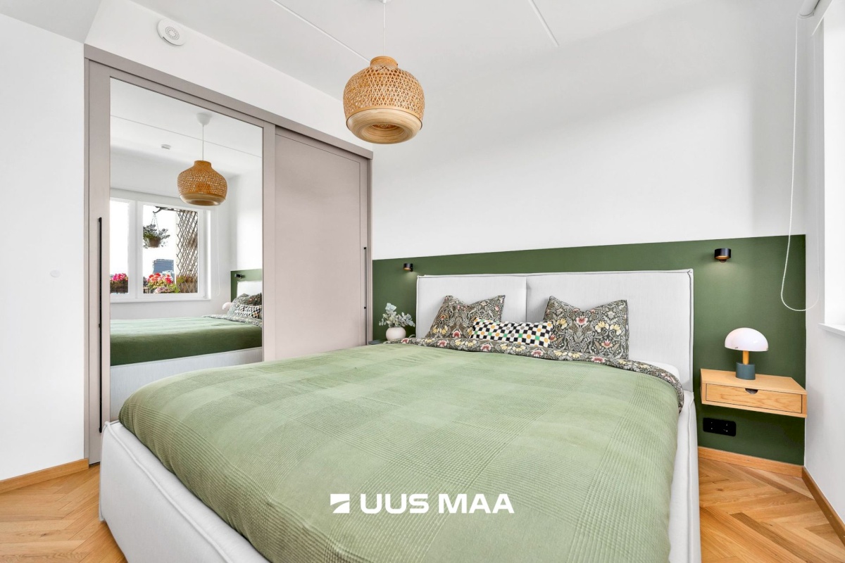 Tallinn, Kesklinna linnaosa, Uus Maailm, Toom-Kuninga 15