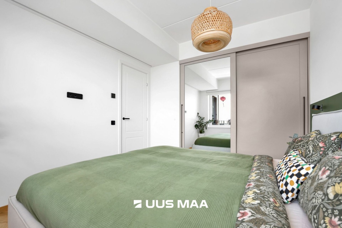 Tallinn, Kesklinna linnaosa, Uus Maailm, Toom-Kuninga 15