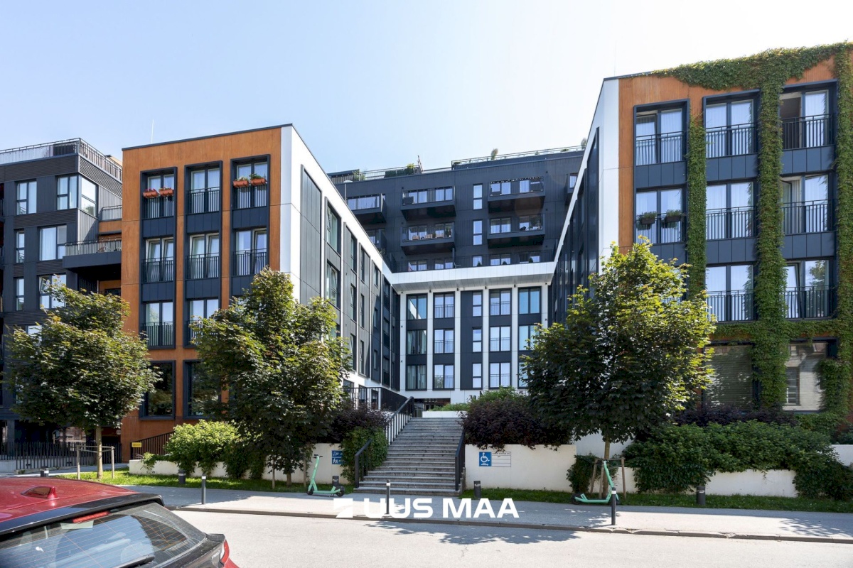 Tallinn, Kesklinna linnaosa, Uus Maailm, Toom-Kuninga 15