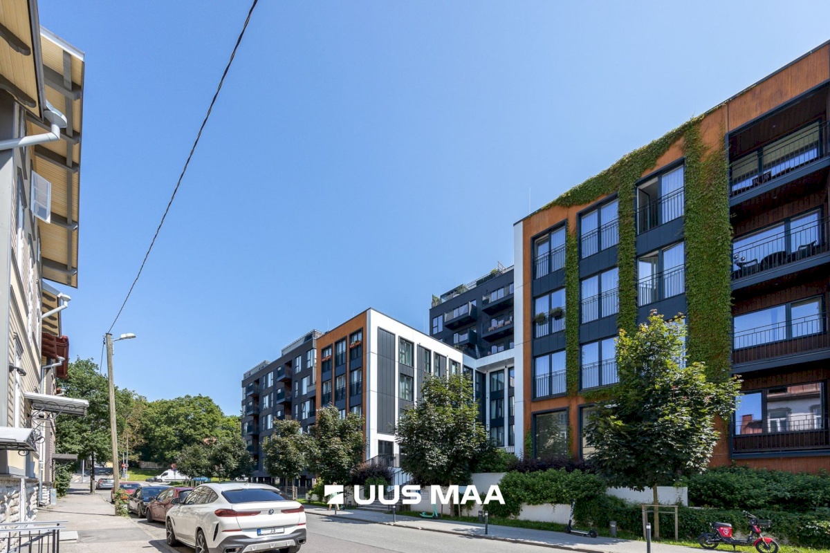 Tallinn, Kesklinna linnaosa, Uus Maailm, Toom-Kuninga 15