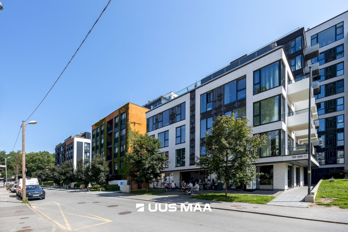 Tallinn, Kesklinna linnaosa, Uus Maailm, Toom-Kuninga 15