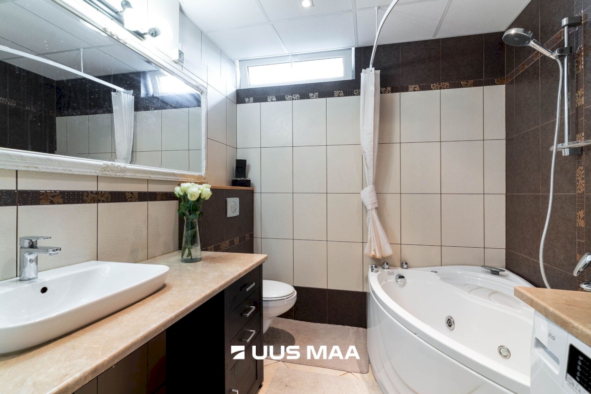 Viljandi linn, Paalalinn, Vikerkaare tn 11