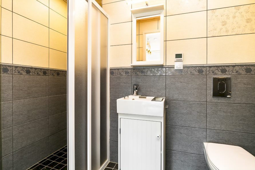 Tallinn, Nõmme linnaosa, Männiku tee 111