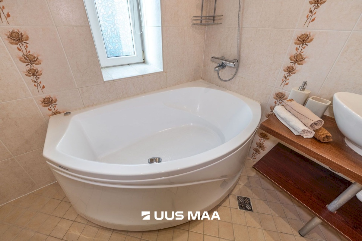 Tartu linn, Tartu linn, Kesklinn, Toometaguse, Struve tn 8a
