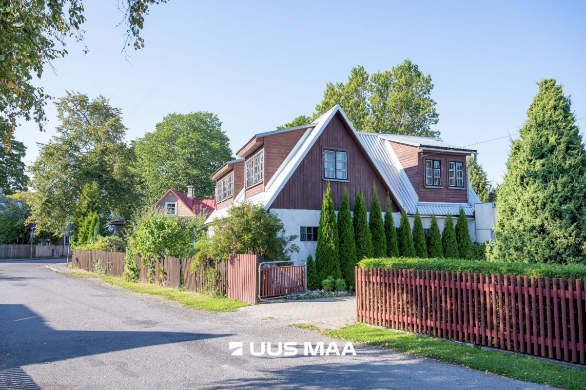 Saaremaa vald, Kuressaare linn, Karja 5
