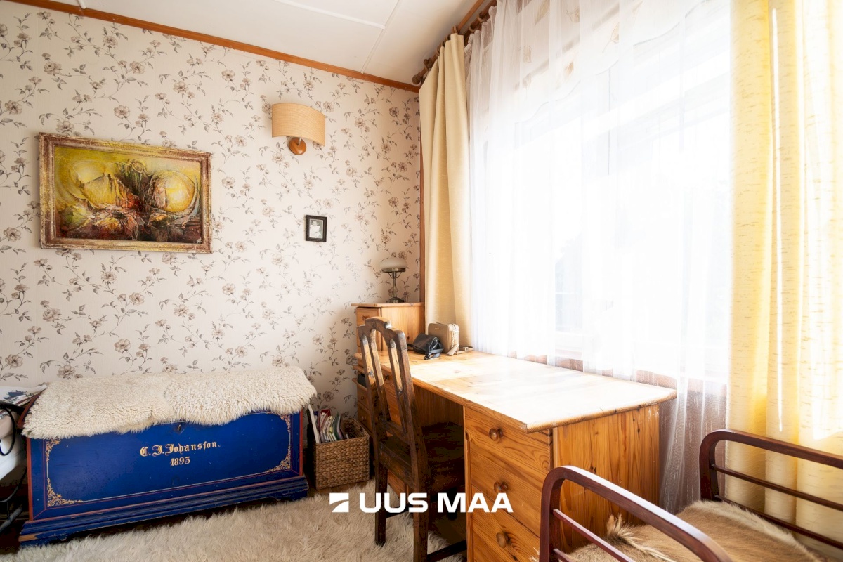 Saaremaa vald, Kuressaare linn, Karja 5