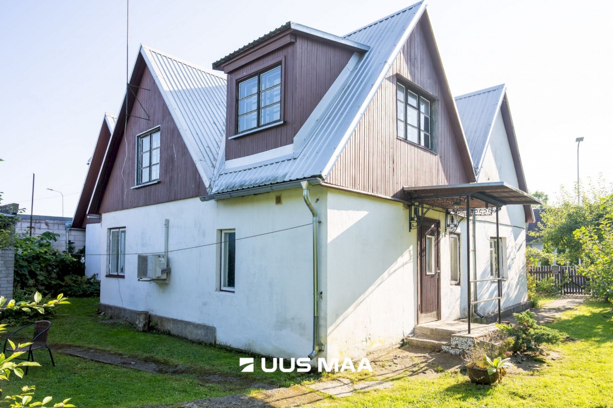 Saaremaa vald, Kuressaare linn, Karja 5