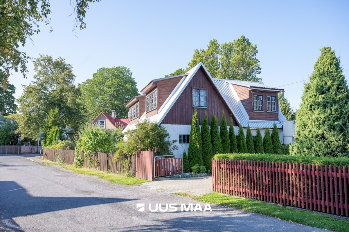 Saaremaa vald, Kuressaare linn, Karja 5