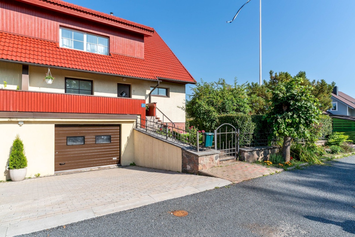 Põltsamaa vald, Põltsamaa linn, Põhja-Kaare tn 21