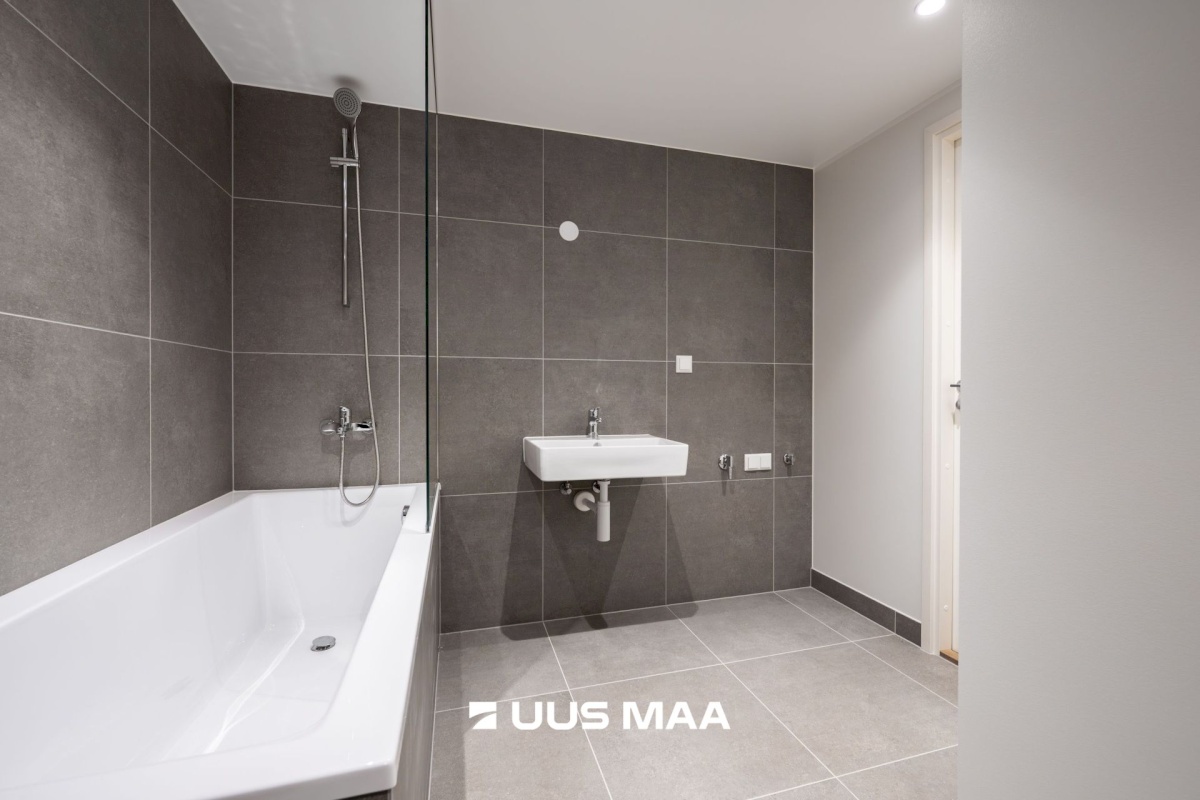 Keila linn, Paldiski mnt 14-11