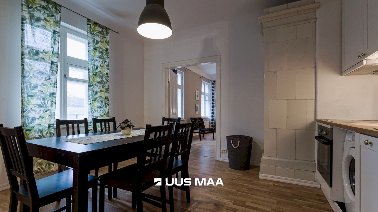 Tallinn, Kesklinna linnaosa, Kadriorg, Narva mnt 32
