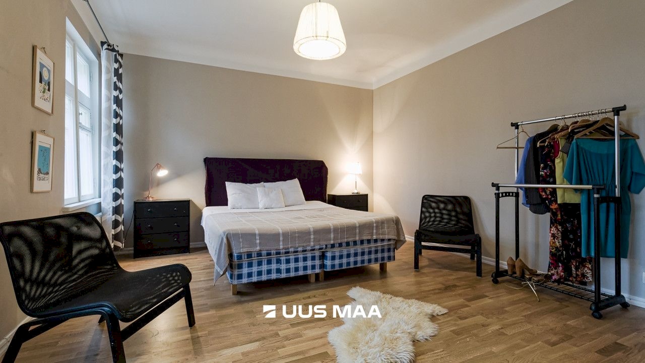 Tallinn, Kesklinna linnaosa, Kadriorg, Narva mnt 32