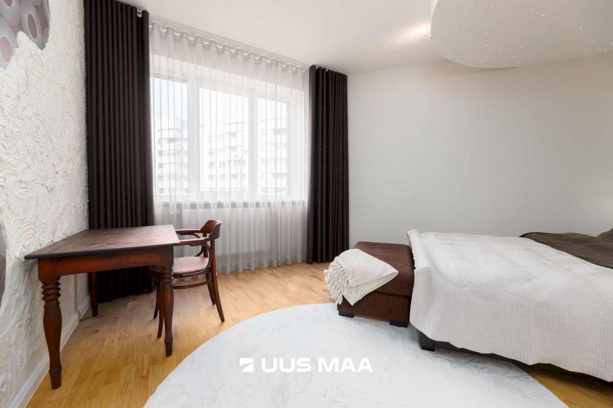 Tallinn, Kesklinna linnaosa, Pronksi 11