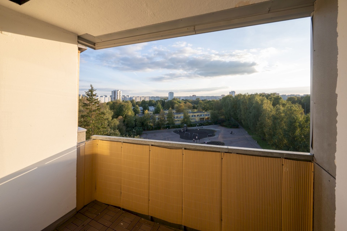 Tallinn, Haabersti linnaosa, Väike-Õismäe, Õismäe tee 142