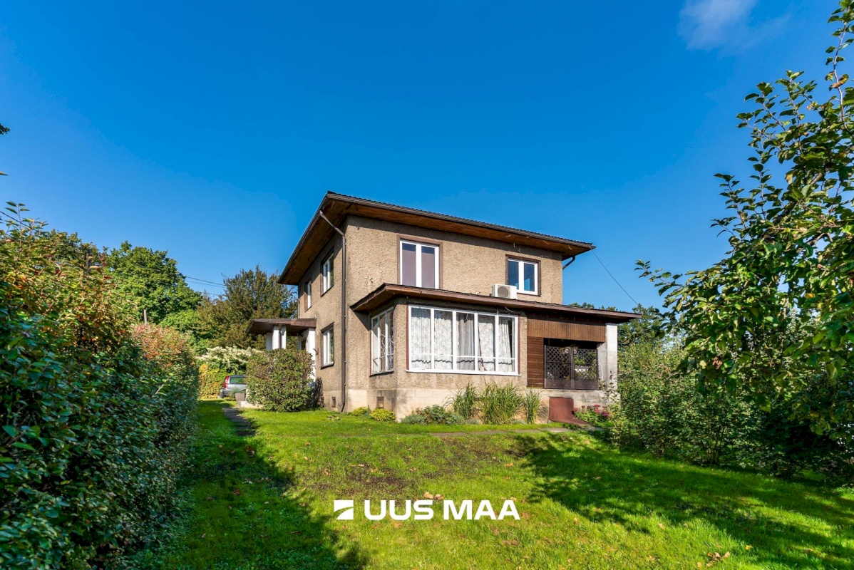 Viljandi linn, Uueveski, Ugala pst 33